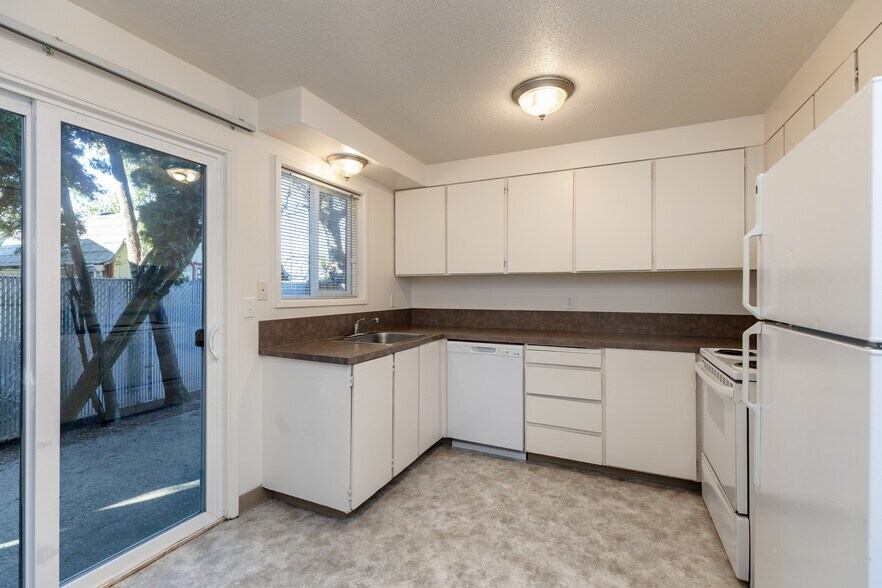 More Photos Of 3925-3967 Lancaster Dr, Salem Multifamily For Sale