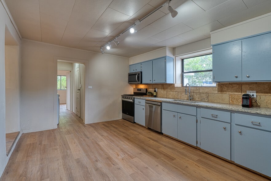 More Photos Of 720-724 School St, Espanola Apartments For Sale