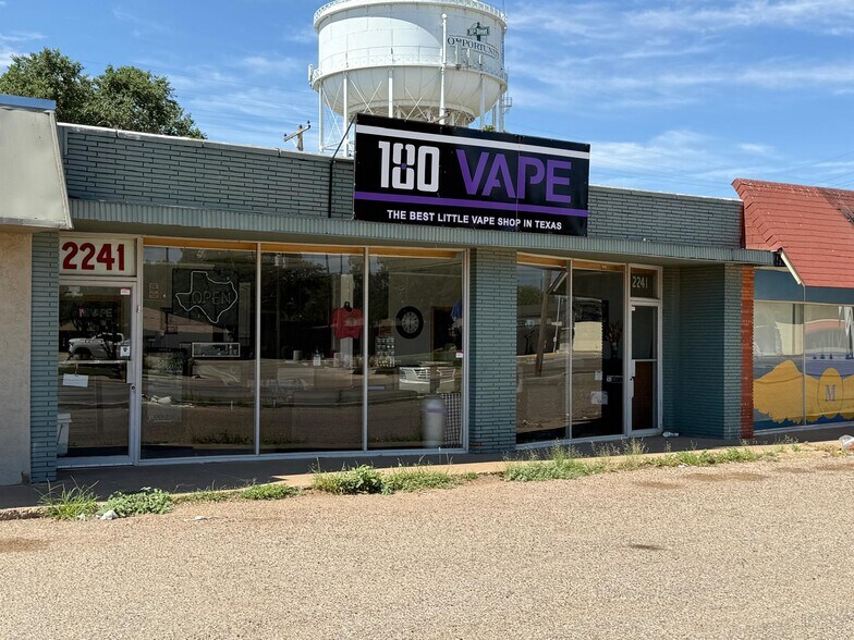 More Photos Of 2241 34th St, Lubbock General Retail For Sale