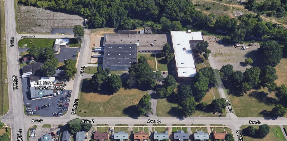 More Photos Of 126 Avenue C, Springfield Manufacturing For Sale