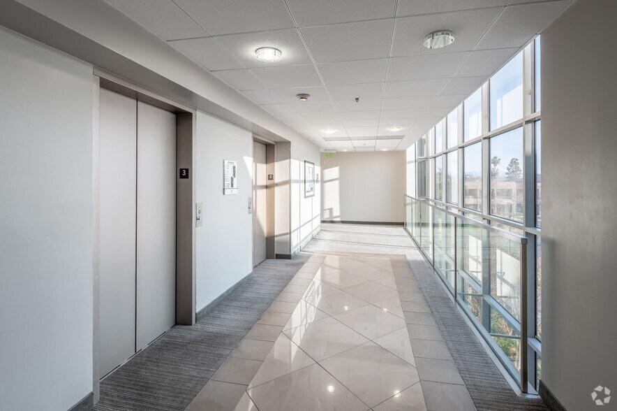 More Photos Of 3300 Irvine Ave, Newport Beach Medical For Lease