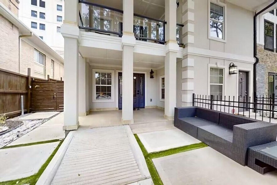 More Photos Of 6325 Riverview Way, Houston Apartments For Sale