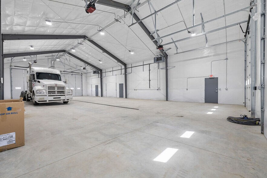 More Photos Of 2051 2051 N Merrill Ave ave, Glendive Industrial For Lease