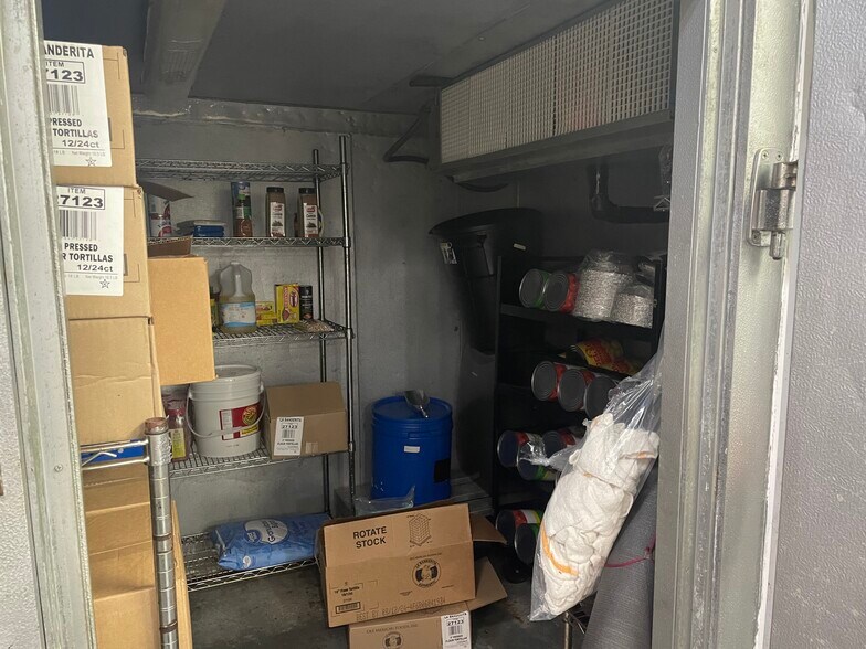 More Photos Of 6891 S Highland Blvd, Grifton Restaurant For Sale