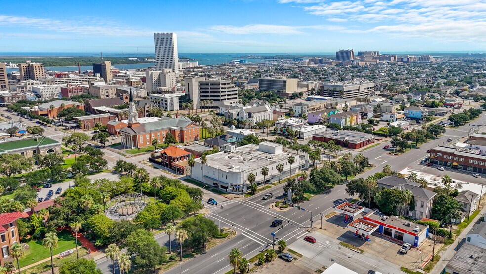 More Photos Of 2222 Broadway St, Galveston Freestanding For Sale
