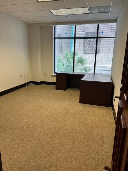 More Photos Of 211 King St, Charleston Office For Lease