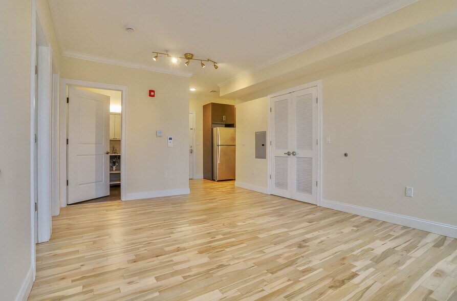 More Photos Of 4401 Bergenline Ave, Union City Apartments For Lease