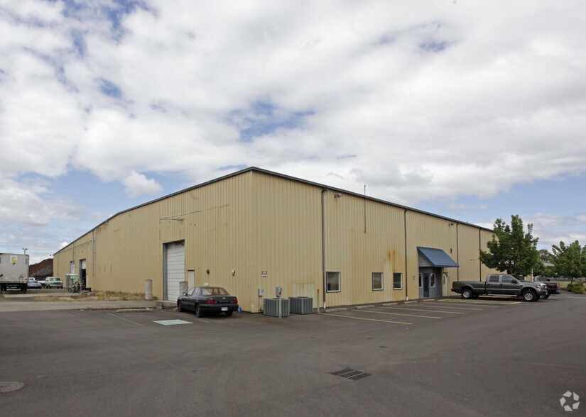 More Photos Of 20 Grimes St, Eugene Warehouse For Lease