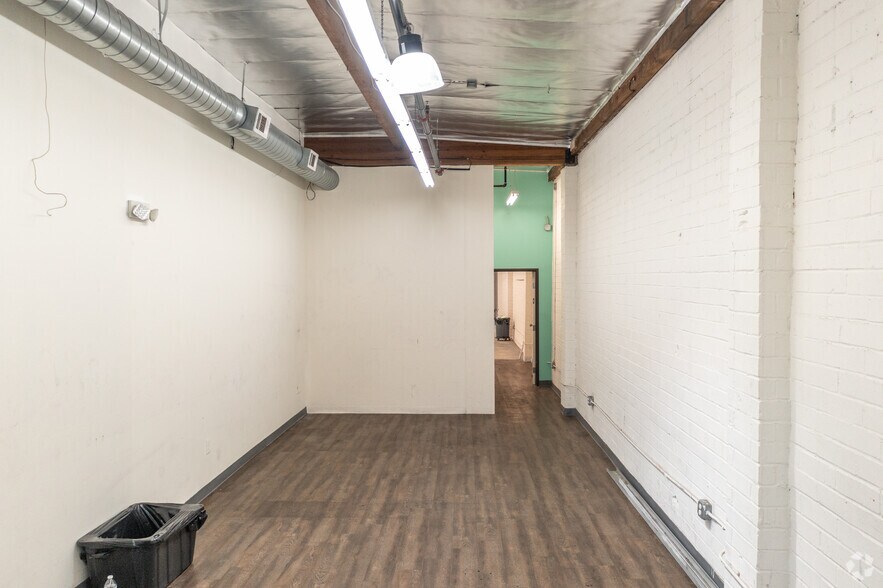 More Photos Of 1150 E 12th St, Los Angeles Showroom For Sale