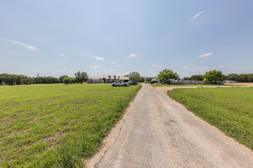 More Photos Of 101 Oakwood Trl, Leander Land For Sale