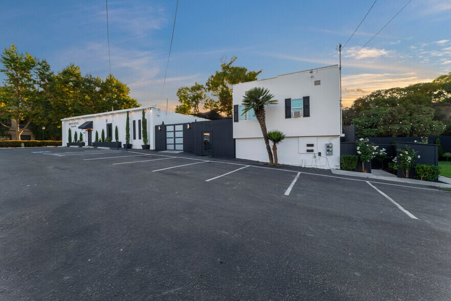 More Photos Of 281 W Main St, Ventura Storefront Retail Residential For Sale