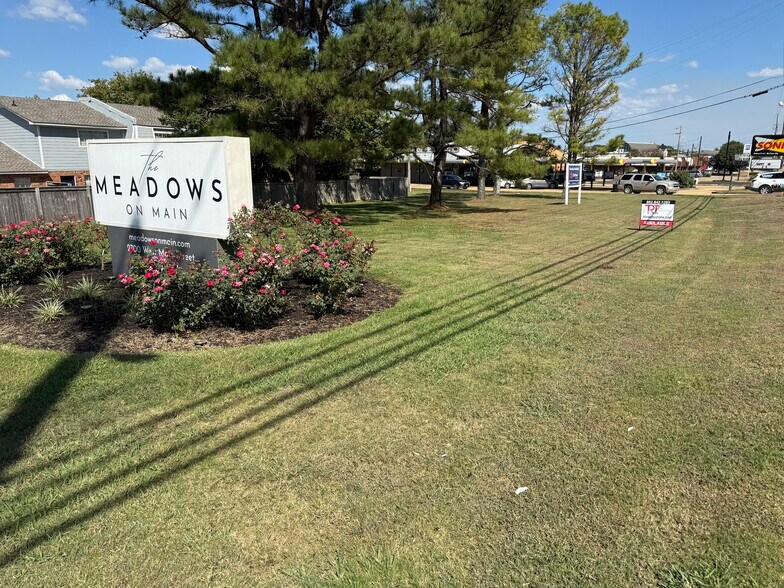 More Photos Of 2700 W Main St, Tupelo Land For Sale