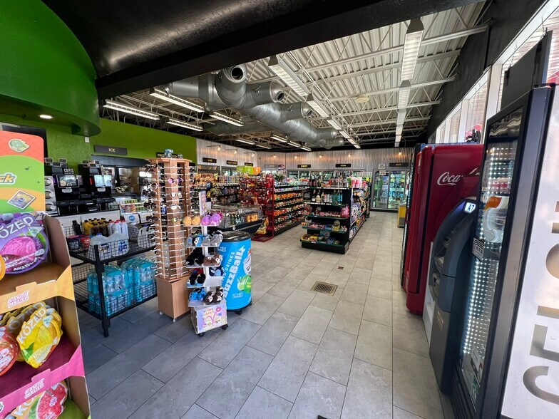 More Photos Of 290 N US Highway 287, Lafayette Service Station For Sale