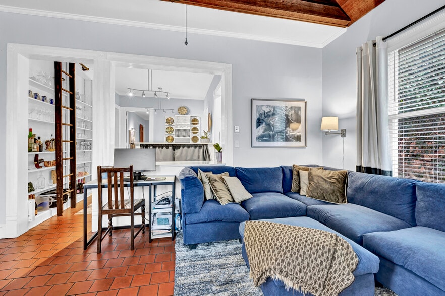 More Photos Of 412 S 3rd St, Wilmington Hospitality For Sale