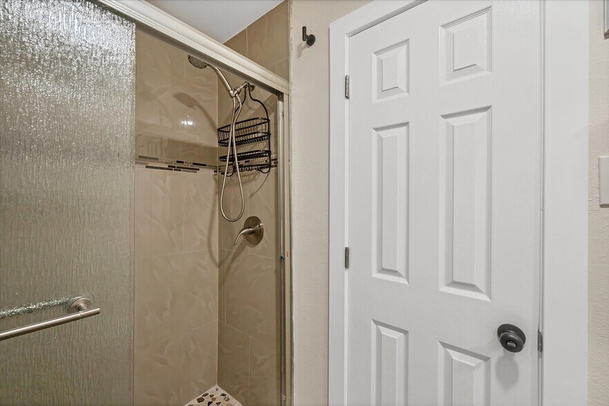 More Photos Of 115 Friendship Ln, Englewood Apartments For Sale