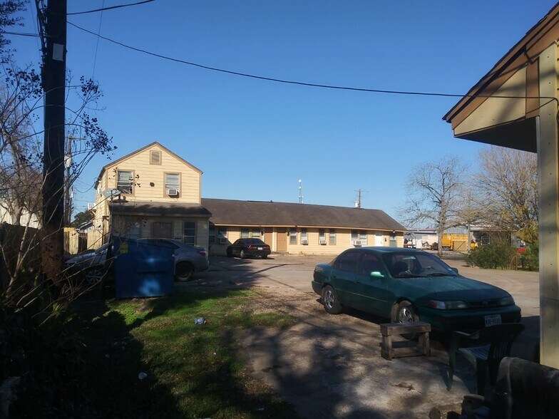 More Photos Of 1026 Miles St, Rosenberg Apartments For Sale