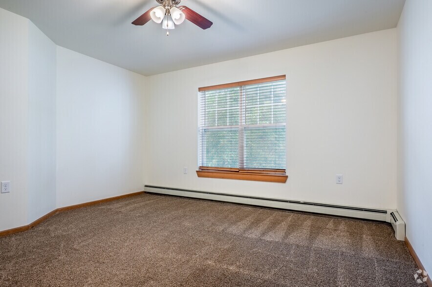 More Photos Of 1035 Pleasant St, Beloit Apartments For Lease