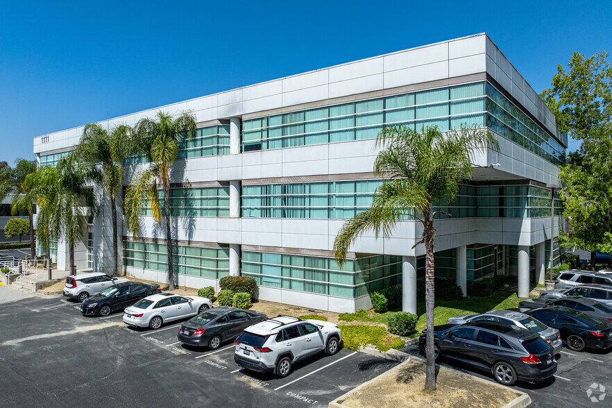 More Photos Of 1111 Corporate Center Dr, Monterey Park Loft Creative Space For Sale
