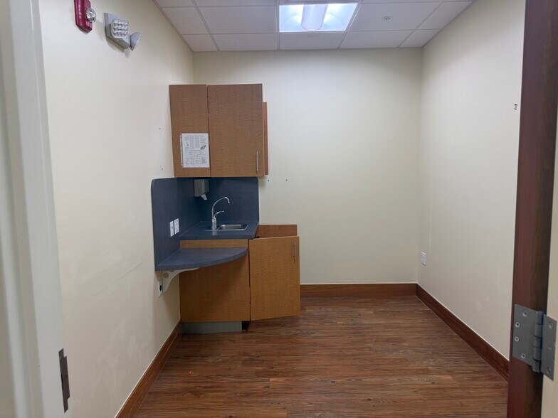 More Photos Of 3291 Woods Edge Pky, Bonita Springs Medical For Lease