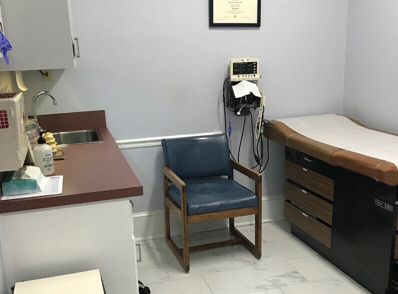 More Photos Of 3652 Chamblee Dunwoody Rd, Chamblee Medical For Lease