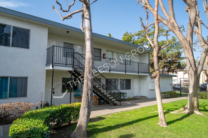 More Photos Of 128 E Wakefield Ave, Anaheim Apartments For Sale