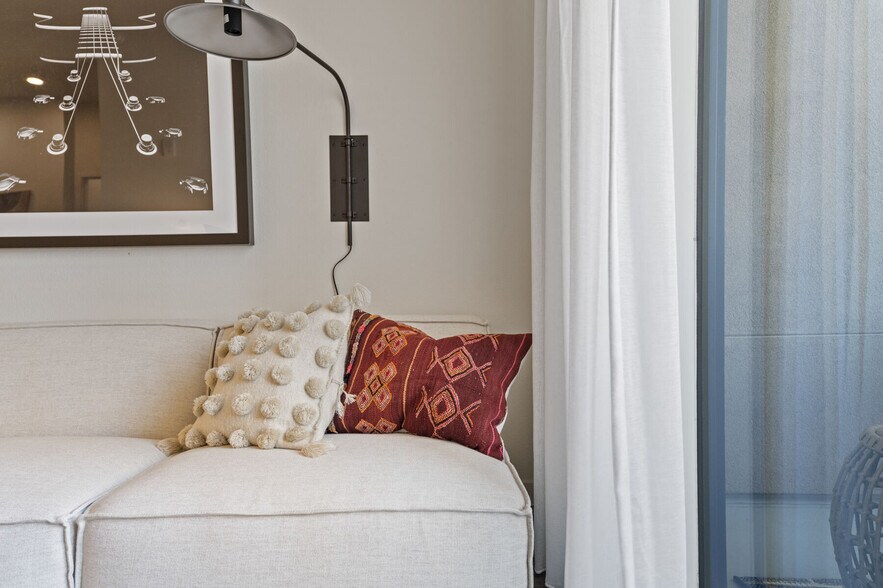 More Photos Of 2040-2060 N Scottsdale Rd, Scottsdale Apartments For Lease