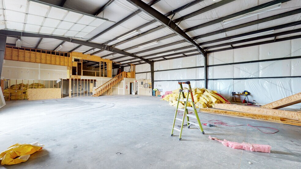 More Photos Of 2205 W Frontage Rd, Pasco Industrial For Lease