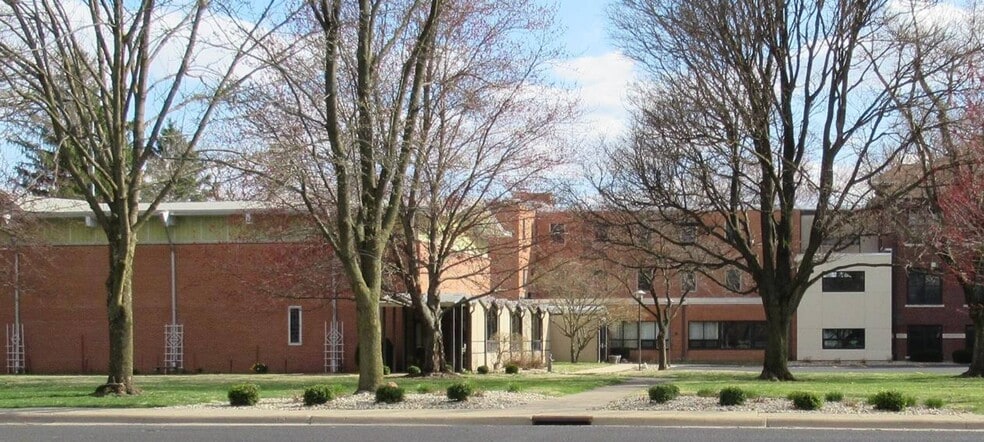 More Photos Of 2408 W Heading Ave, West Peoria Healthcare For Sale