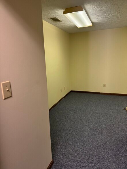 More Photos Of 106 Olympia Dr, Warner Robins Medical For Sale