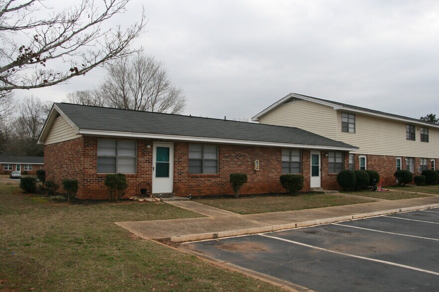 More Photos Of 112 Calhoun Rd, Belton Apartments For Sale