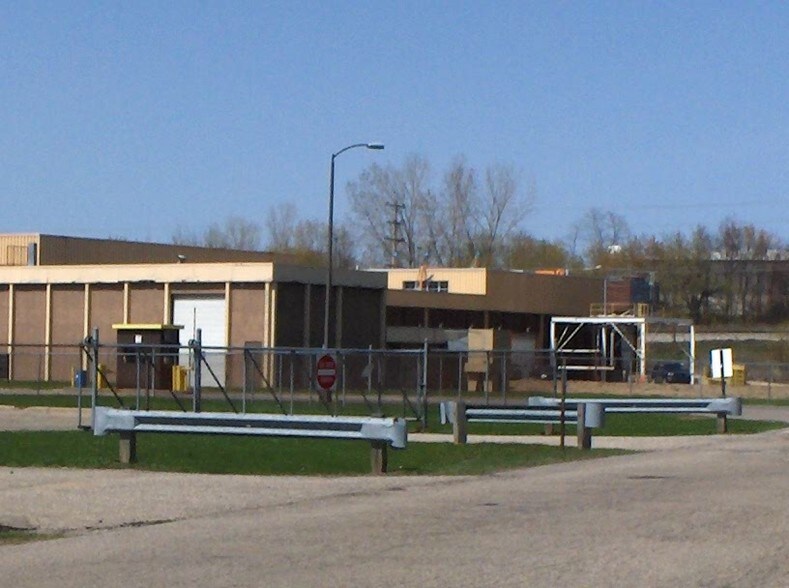 More Photos Of 2929 32nd St SE, Kentwood Manufacturing For Lease