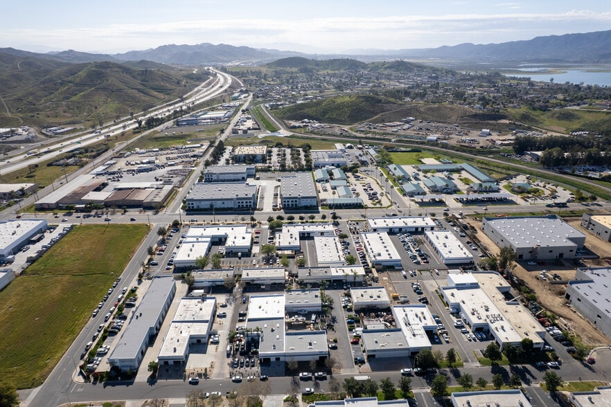 More Photos Of 560 Birch St, Lake Elsinore Manufacturing For Sale
