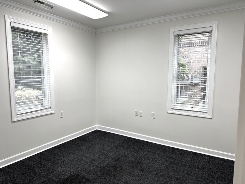 More Photos Of 8402 Six Forks Rd, Raleigh Office For Lease