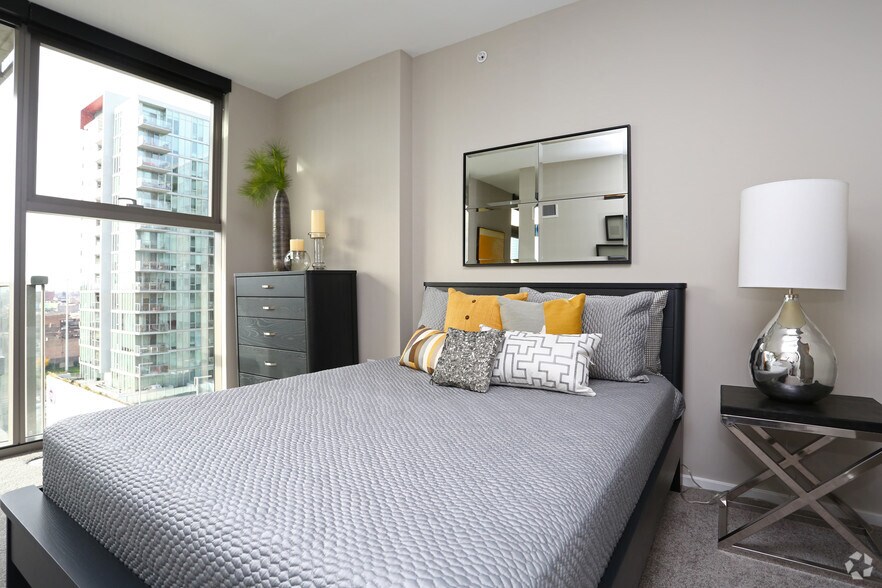 More Photos Of 123 N Desplaines St, Chicago Apartments For Lease