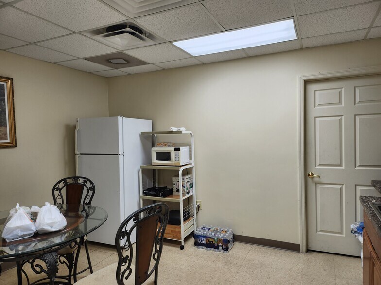 More Photos Of 712-722 Oliver Rd, Montgomery Light Distribution For Sale