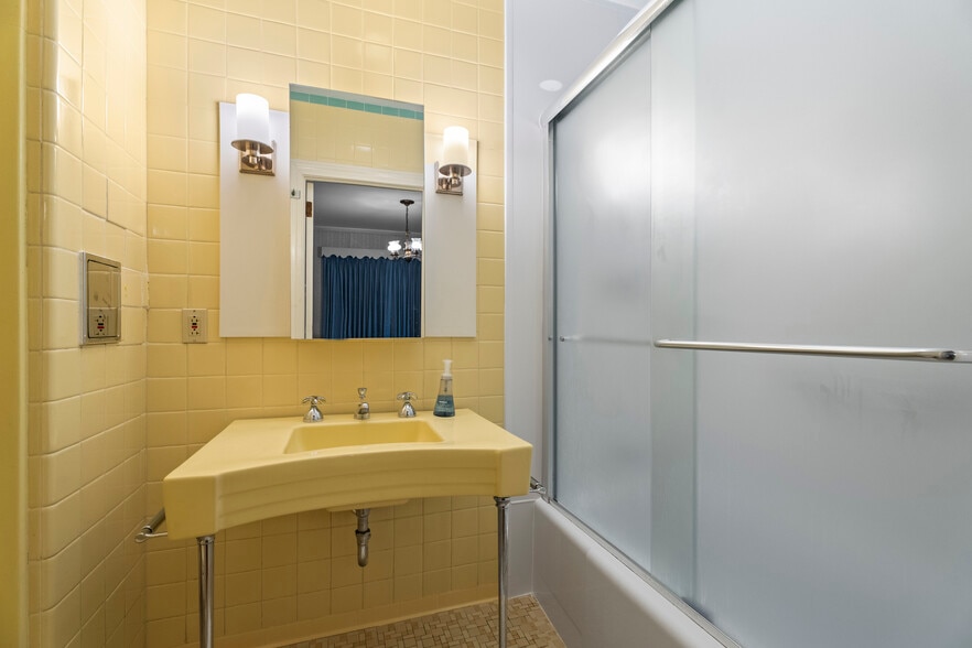 More Photos Of 32 E Main St, Mystic Office For Sale