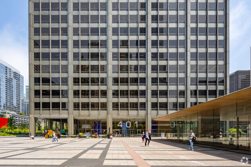 More Photos Of 401 N Michigan Ave, Chicago Office For Lease