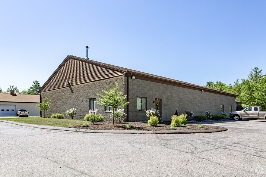 More Photos Of 37-41 Evergreen Dr, Portland Warehouse For Lease