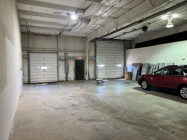 More Photos Of 941 Ashwaubenon St, Green Bay Unknown For Lease