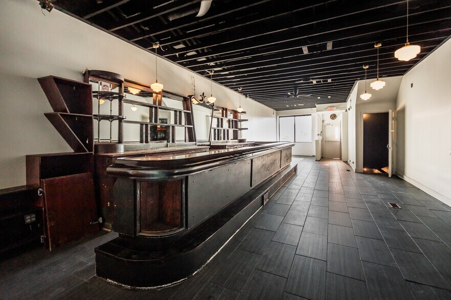 More Photos Of 15421 Mack Ave, Detroit Bar For Sale