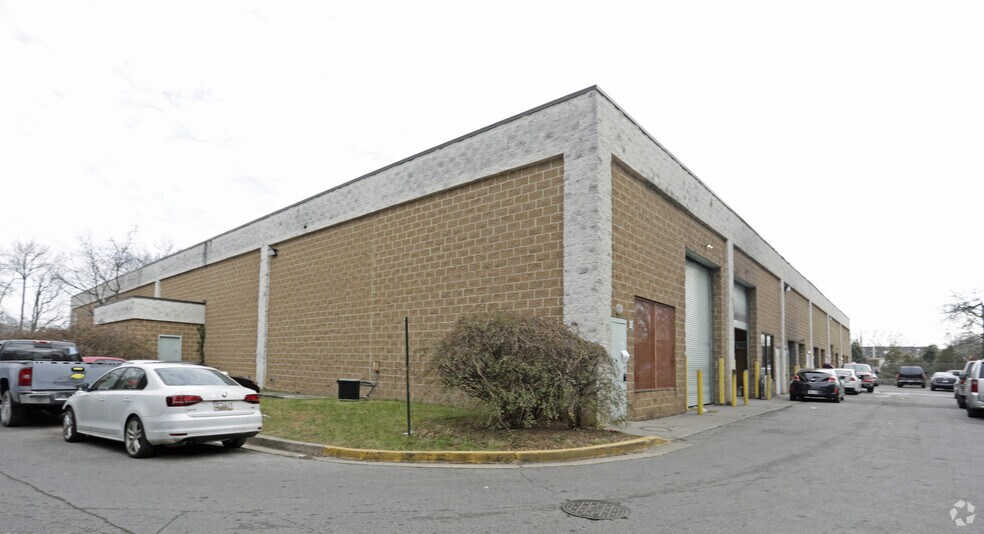 Primary Photo Of 9215 51st Ave, College Park Warehouse For Lease