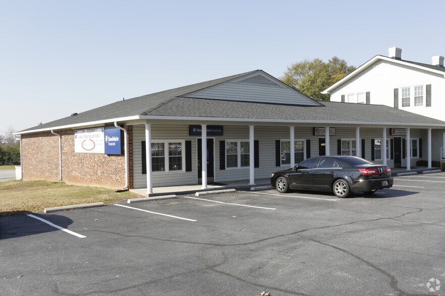 12011205 W Floyd Baker Blvd, Gaffney, SC 29341 Retail For Lease