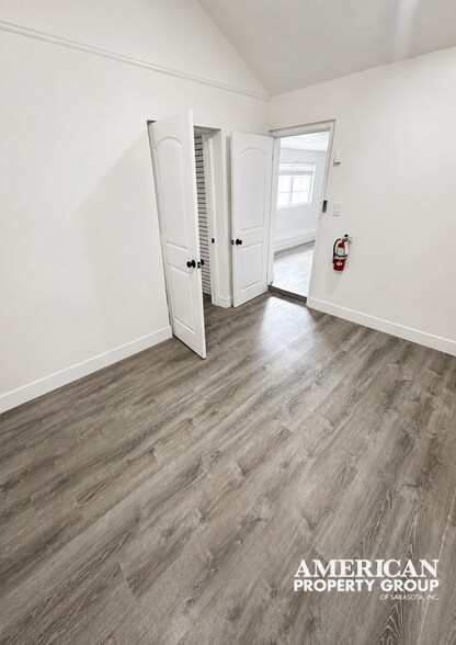 More Photos Of 155 W Dearborn St, Englewood Storefront Retail Office For Lease