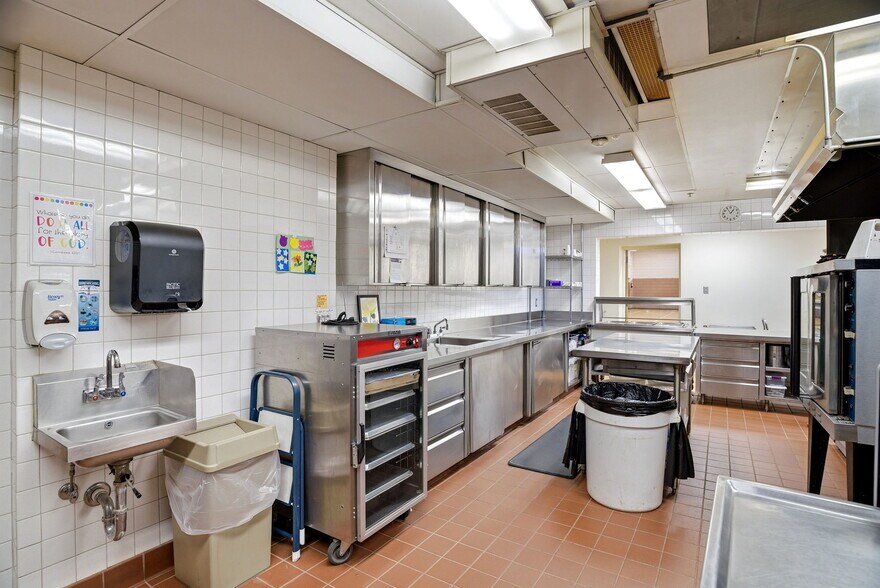 More Photos Of 6541 16TH Ave S, Richfield Schools For Lease
