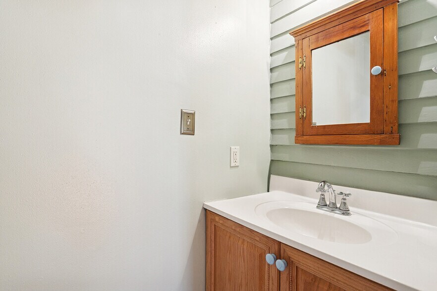 More Photos Of 2135 2nd St, Slidell Flex For Sale