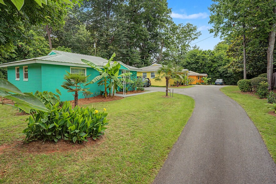 More Photos Of 559 Pulaski St, Athens Specialty For Sale