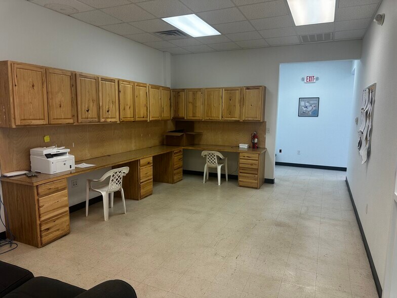 More Photos Of 1225 S Faudree Rd, Odessa Warehouse For Lease