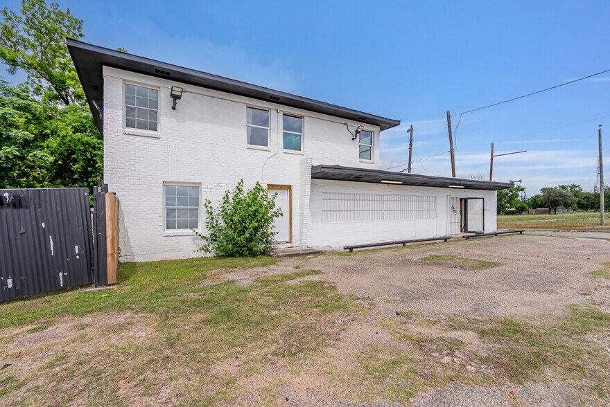 Primary Photo Of 3319 Airline Dr, Houston Flex For Lease