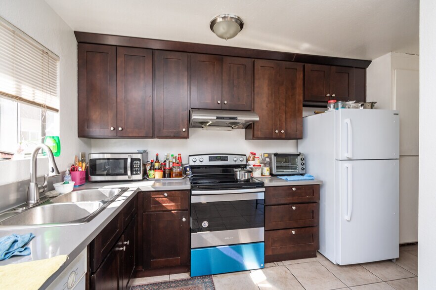 More Photos Of 38870 Bell St, Fremont Apartments For Sale