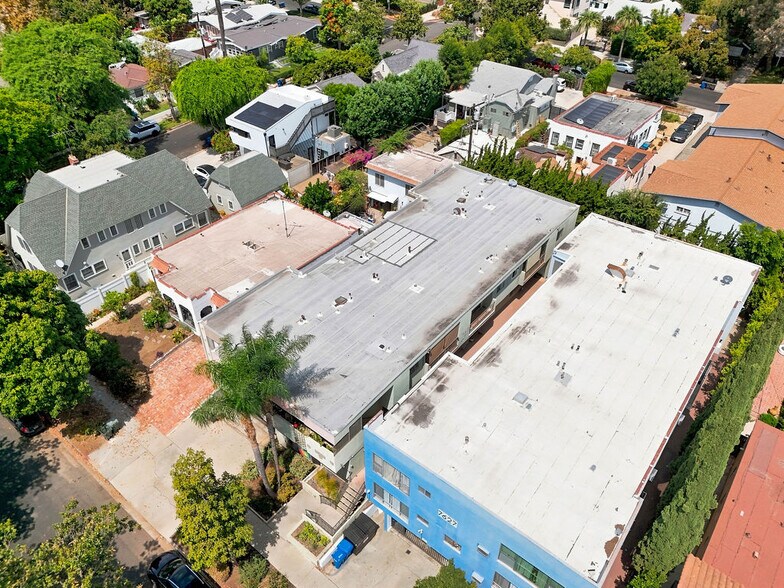 More Photos Of 7631 Norton Ave, West Hollywood Apartments For Sale